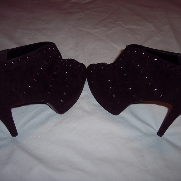 Guess Black Studded Suede Leather Ankle Boots 11M - Picture 4 of 7